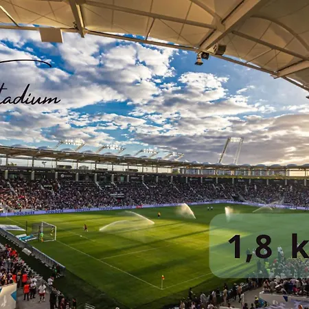 L'estival Champetre - Metro Et Tramway A Cote