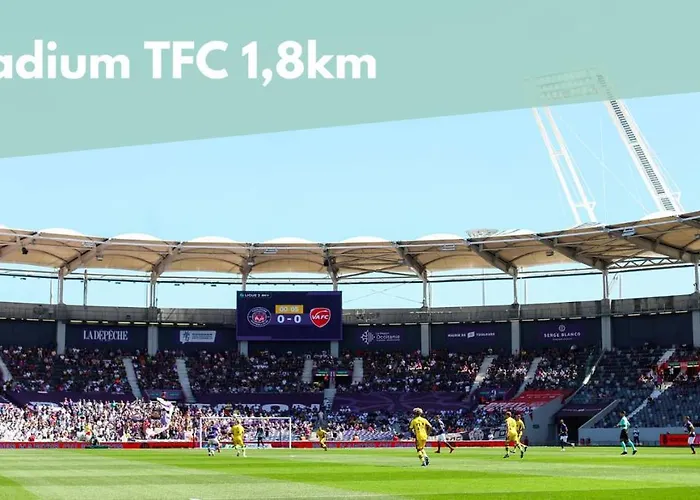 L'estival Champetre - Metro Et Tramway A Cote *