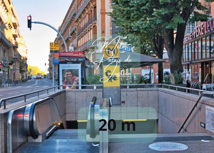 L'estival Champetre - Metro Et Tramway A Cote *